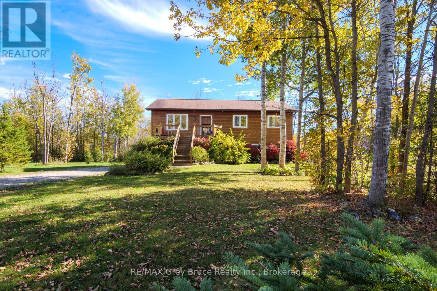 104 Maple Drive, Northern Bruce Peninsula, Ontario  N0H 1Z0 - Photo 6 - X12465894