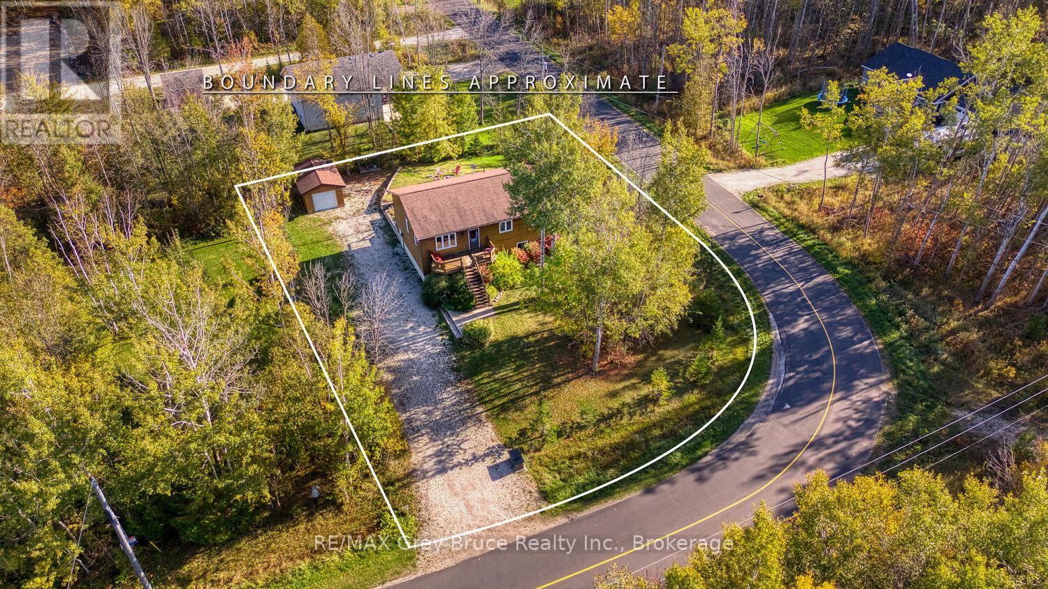 104 Maple Drive, Northern Bruce Peninsula, Ontario  N0H 1Z0 - Photo 7 - X12465894