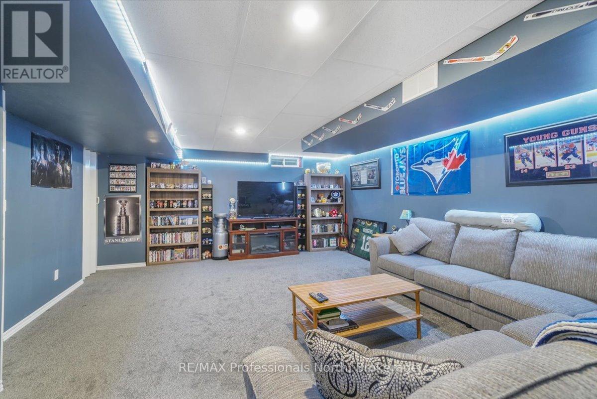 43 Clearbrook Trail, Bracebridge, Ontario  P1L 0A3 - Photo 19 - X12465929