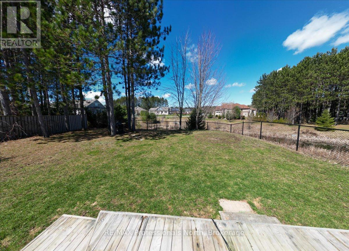 43 Clearbrook Trail, Bracebridge, Ontario  P1L 0A3 - Photo 39 - X12465929