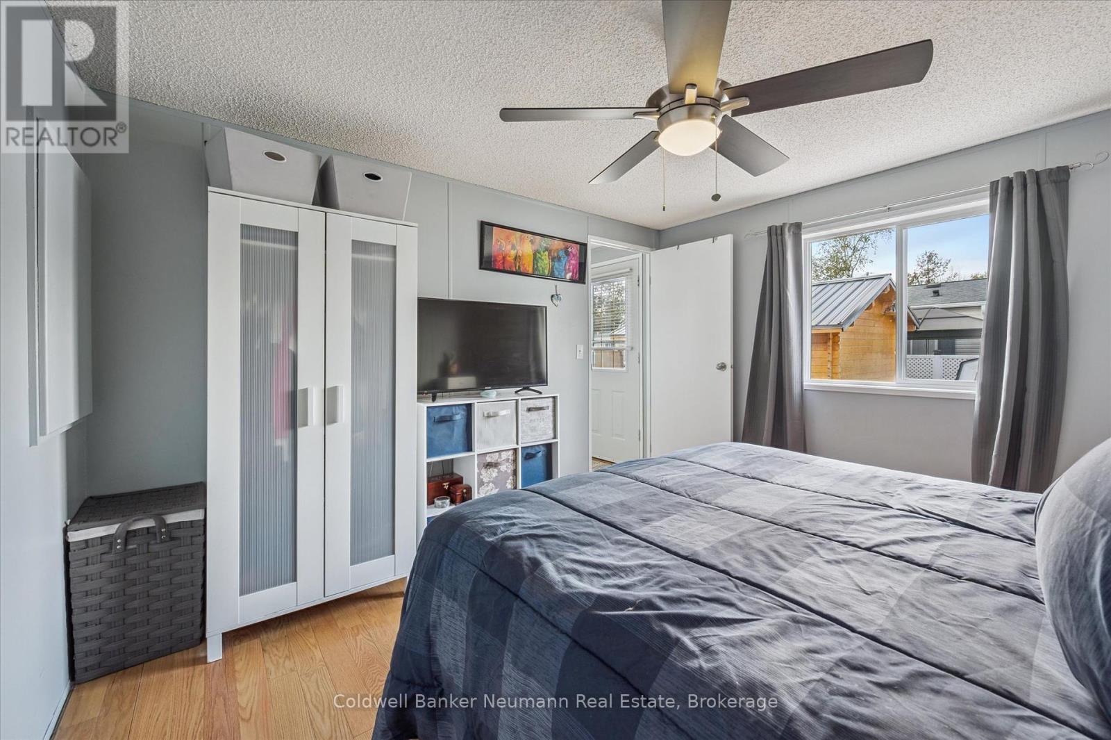 5 Walnut Way, Puslinch, Ontario  N0B 2J0 - Photo 11 - X12465956