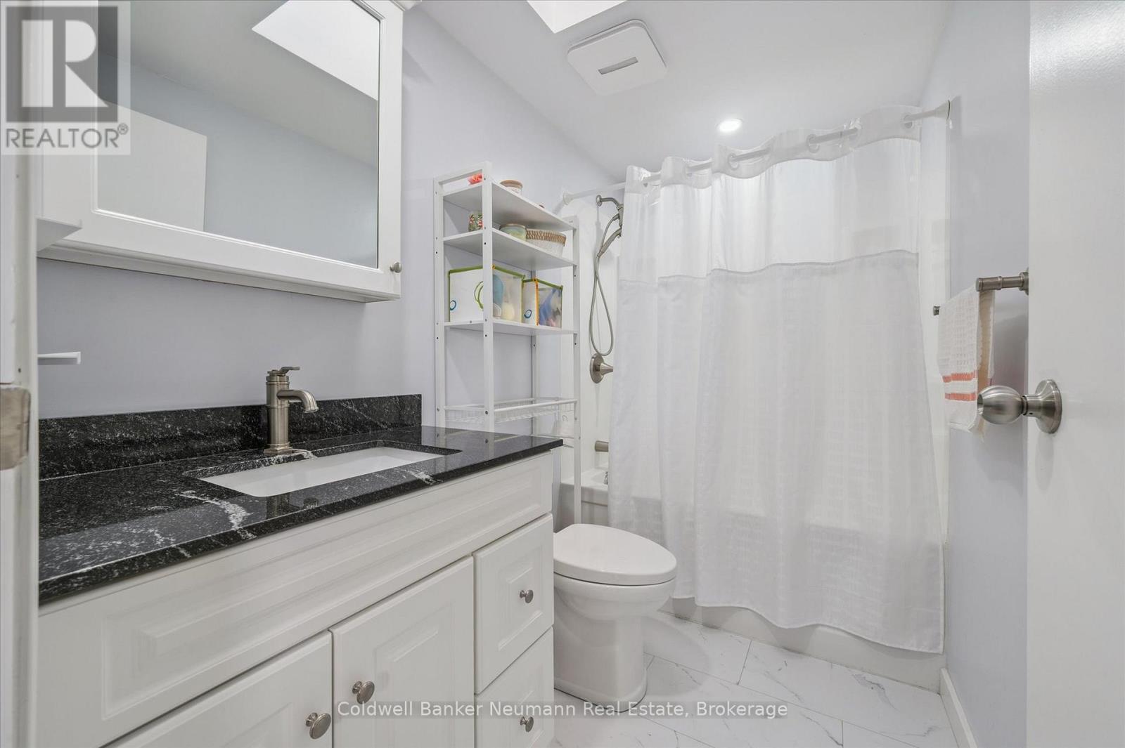5 Walnut Way, Puslinch, Ontario  N0B 2J0 - Photo 13 - X12465956