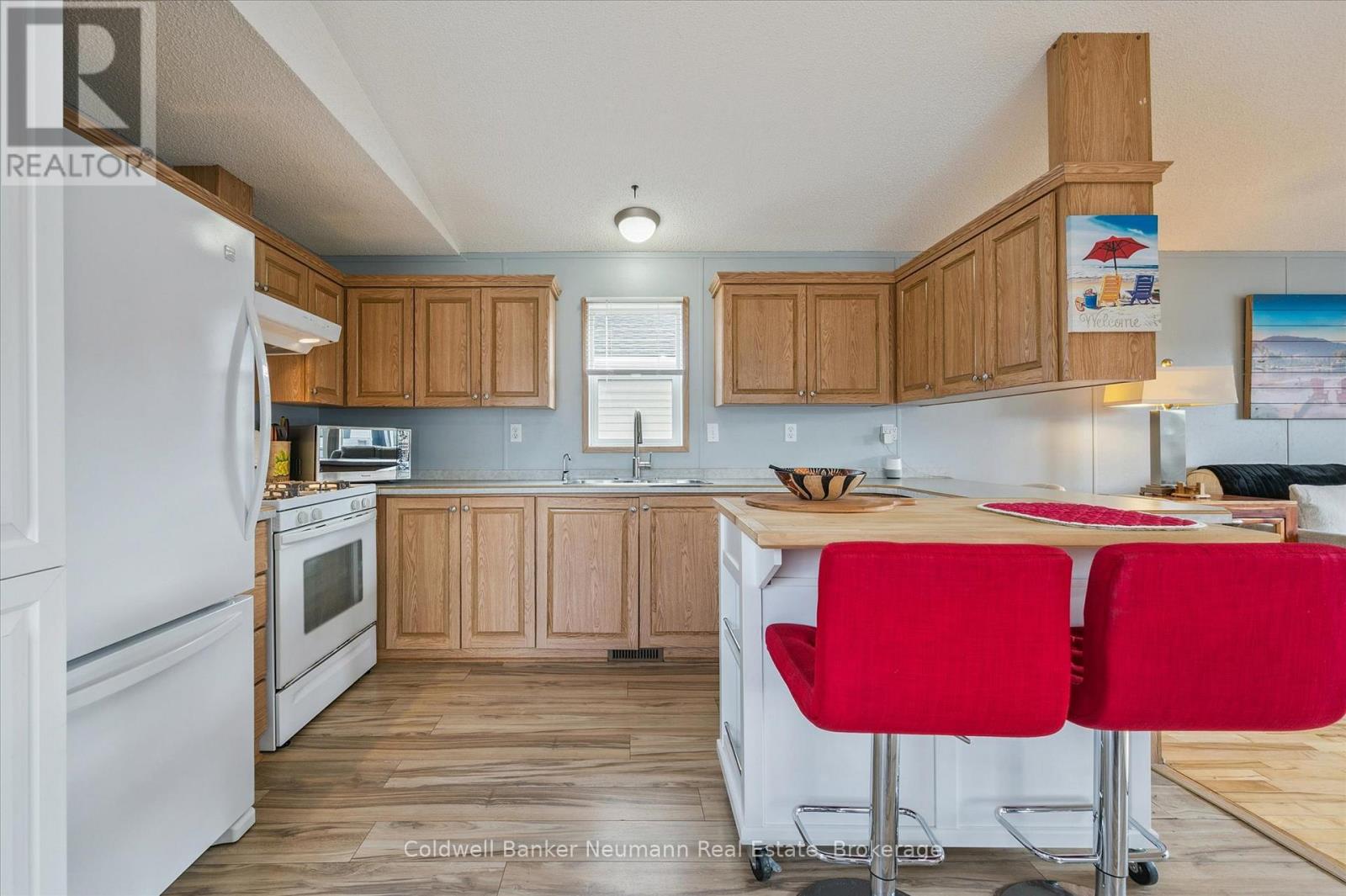 5 Walnut Way, Puslinch, Ontario  N0B 2J0 - Photo 7 - X12465956