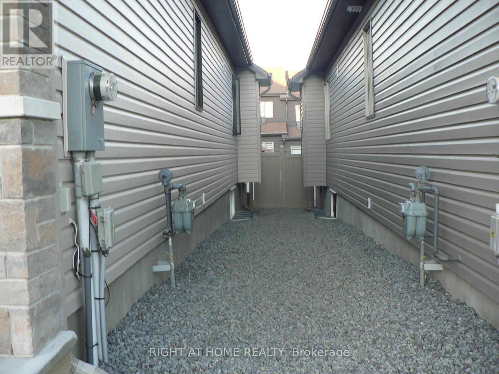 110 Hickstead Way, Ottawa, Ontario  K2S 0Z5 - Photo 15 - X12465863