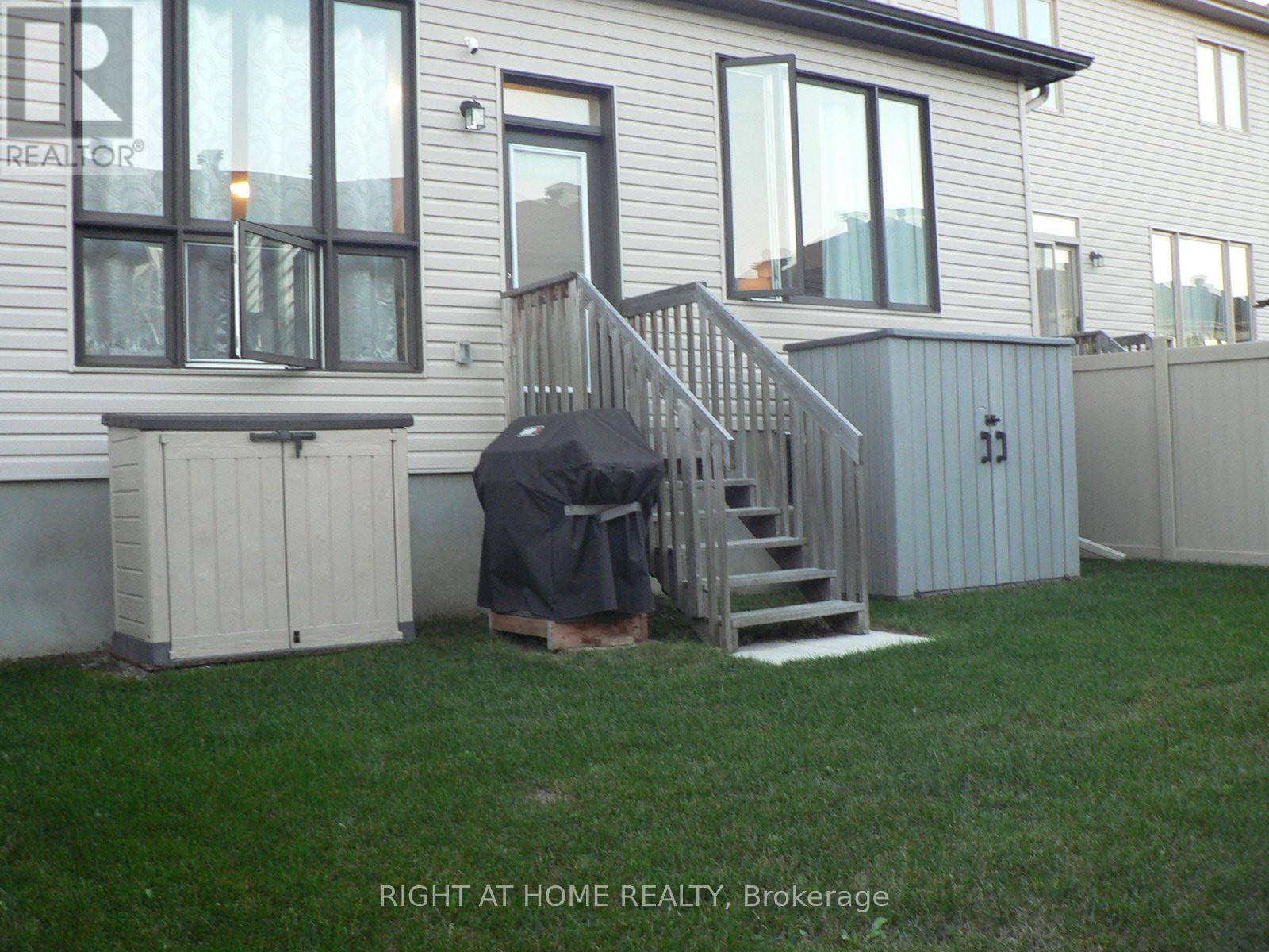 110 Hickstead Way, Ottawa, Ontario  K2S 0Z5 - Photo 16 - X12465863