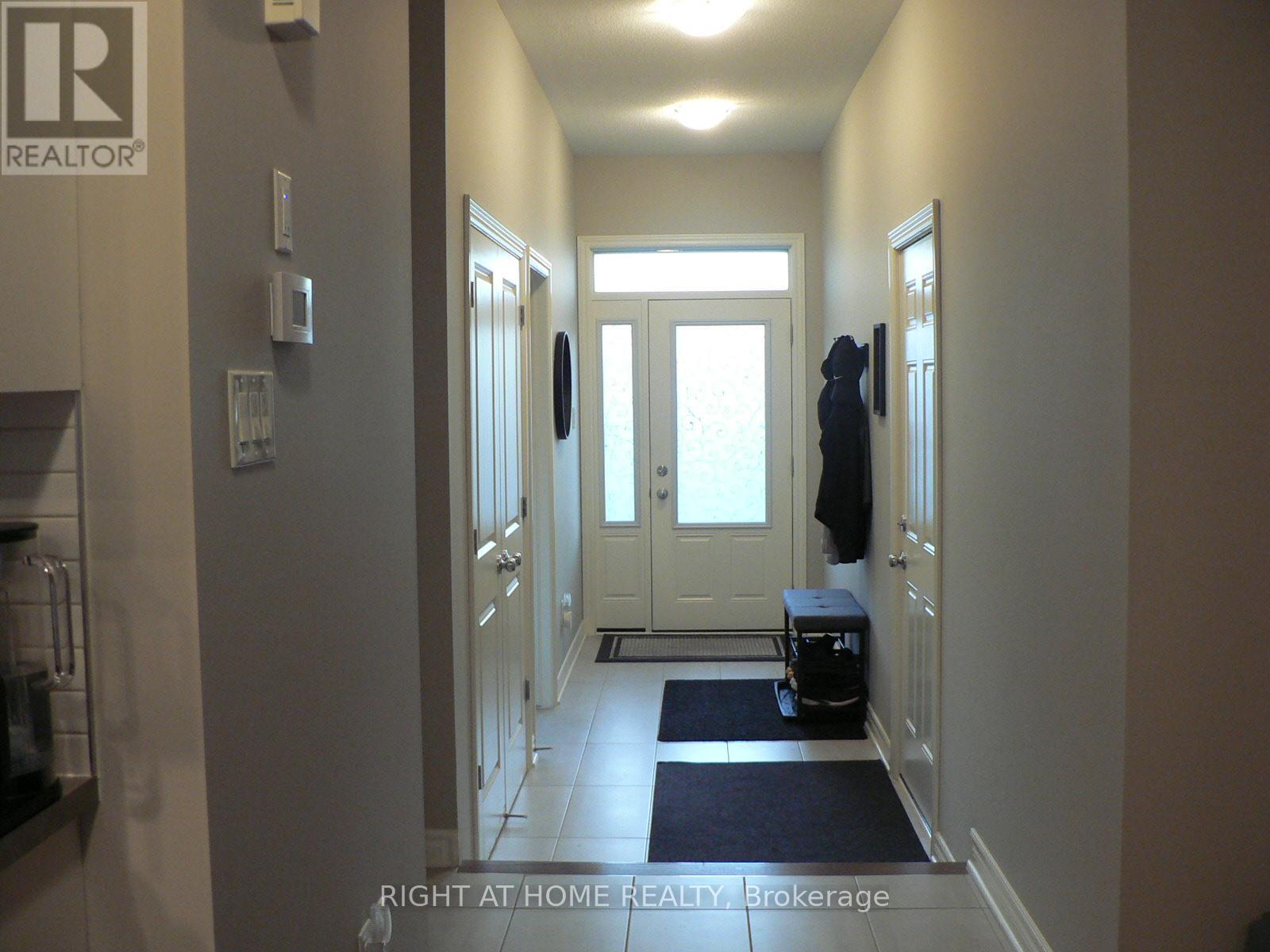 110 Hickstead Way, Ottawa, Ontario  K2S 0Z5 - Photo 2 - X12465863