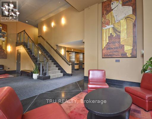 901 - 245 Kent Street, Ottawa, Ontario  K2P 0A5 - Photo 3 - X12465880