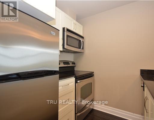 901 - 245 Kent Street, Ottawa, Ontario  K2P 0A5 - Photo 9 - X12465880
