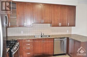 217 Losino Crescent, Ottawa, Ontario  K2S 1B6 - Photo 5 - X12465994
