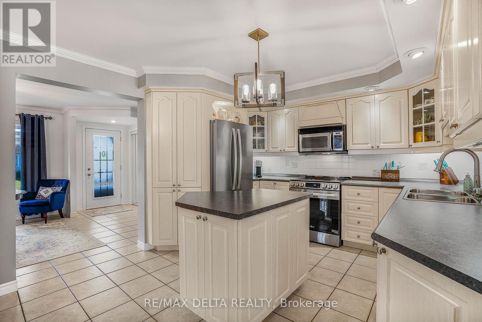 65 Bernard Crescent, Champlain, Ontario  K0B 1K0 - Photo 8 - X12466006
