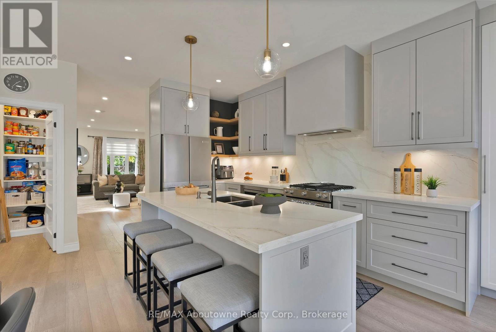 2599 Castle Hill Crescent, Oakville, Ontario  L6H 6J1 - Photo 14 - W12465871