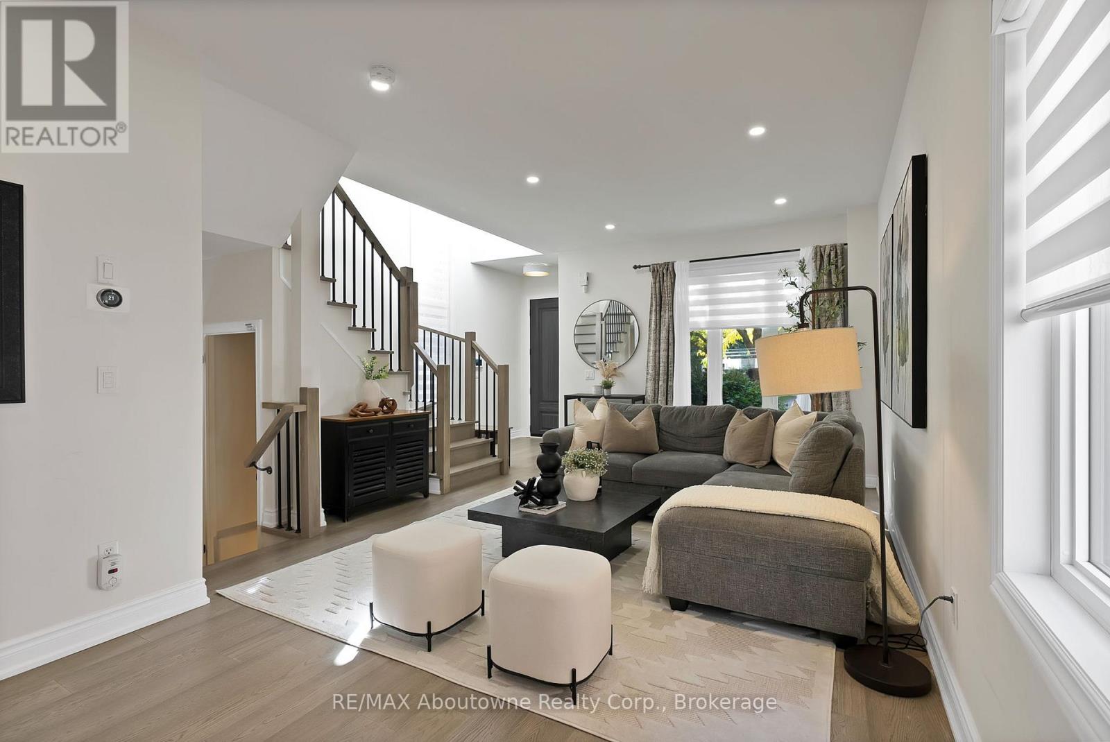 2599 Castle Hill Crescent, Oakville, Ontario  L6H 6J1 - Photo 9 - W12465871