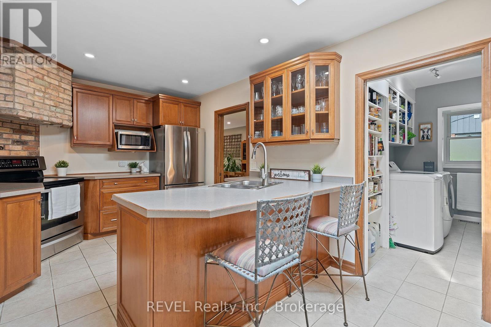 10 Woodington Crescent, St. Catharines, Ontario  L2T 3T7 - Photo 11 - X12465964
