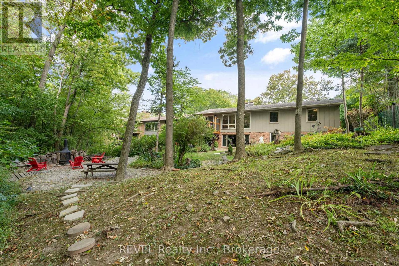 10 Woodington Crescent, St. Catharines, Ontario  L2T 3T7 - Photo 44 - X12465964