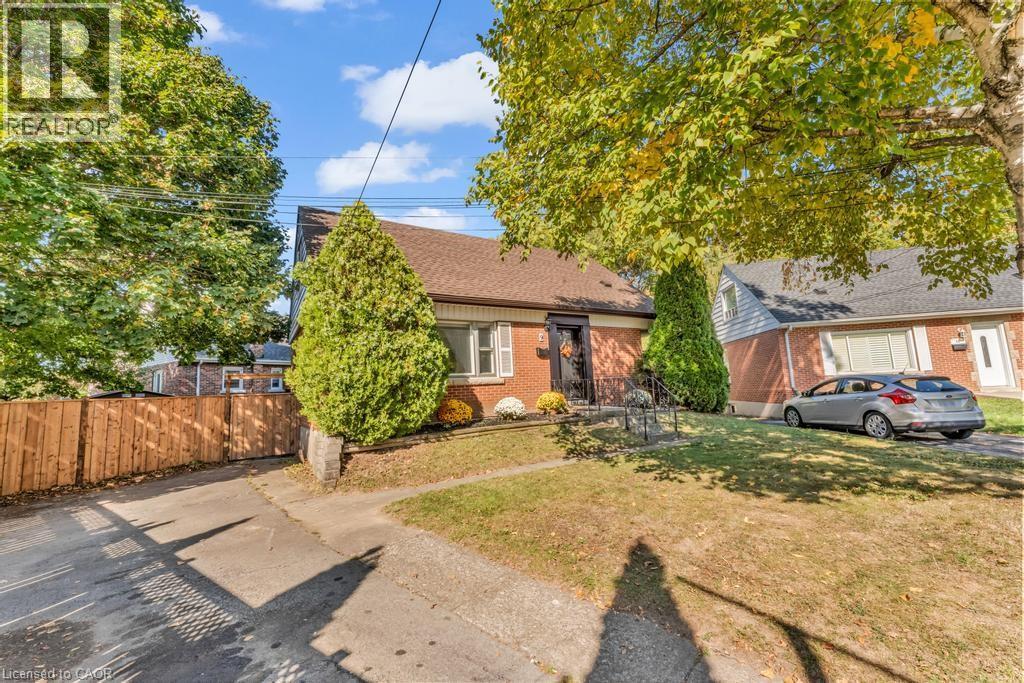 9 Elaine Court, Hamilton, Ontario  L8K 3S2 - Photo 7 - 40779704