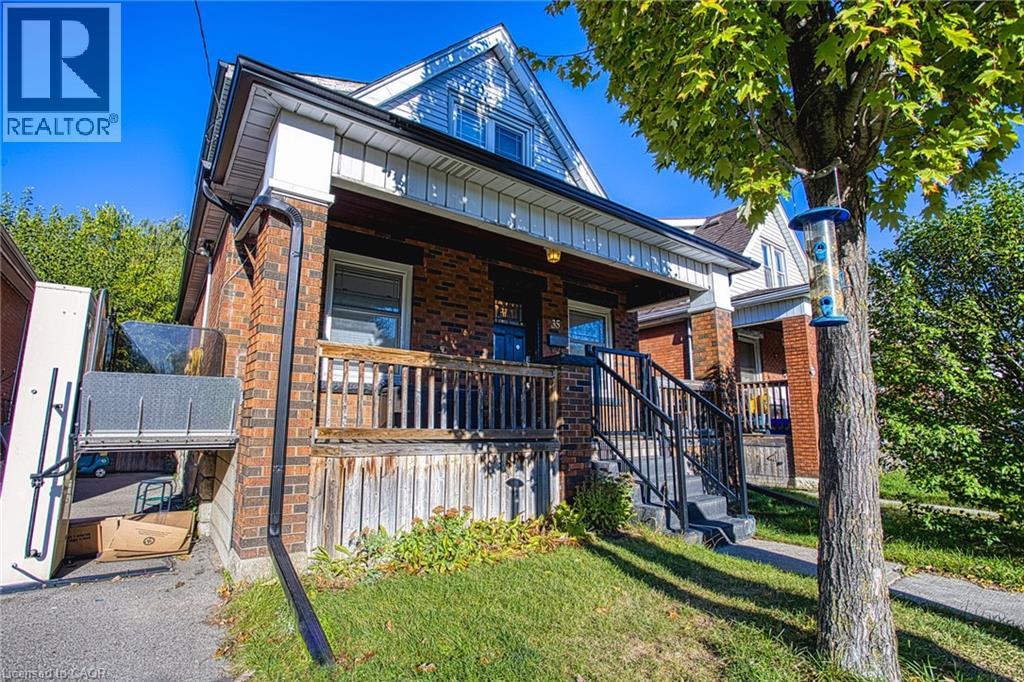 35 COPE Street, hamilton, Ontario