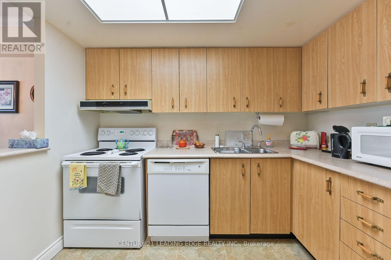 317 - 100 Anna Russell Way, Markham, Ontario  L3R 6C7 - Photo 11 - N12465791