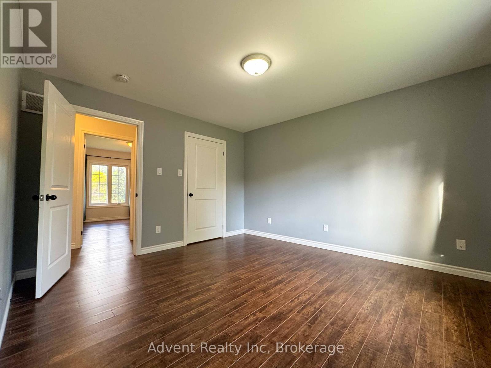 49 Brentwood Road, Essa (Angus), Ontario  L0M 1B2 - Photo 11 - N12465823