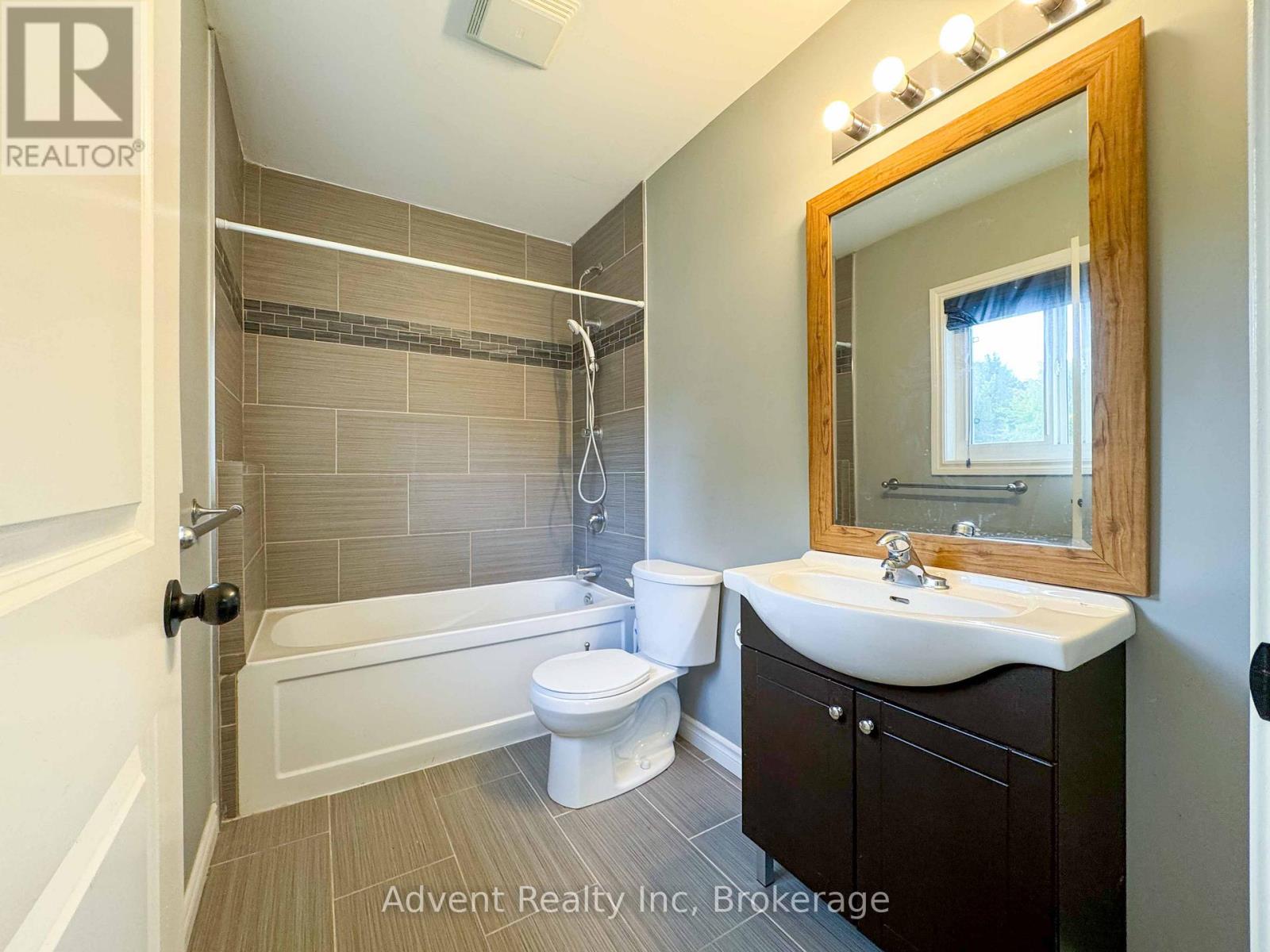49 Brentwood Road, Essa (Angus), Ontario  L0M 1B2 - Photo 12 - N12465823