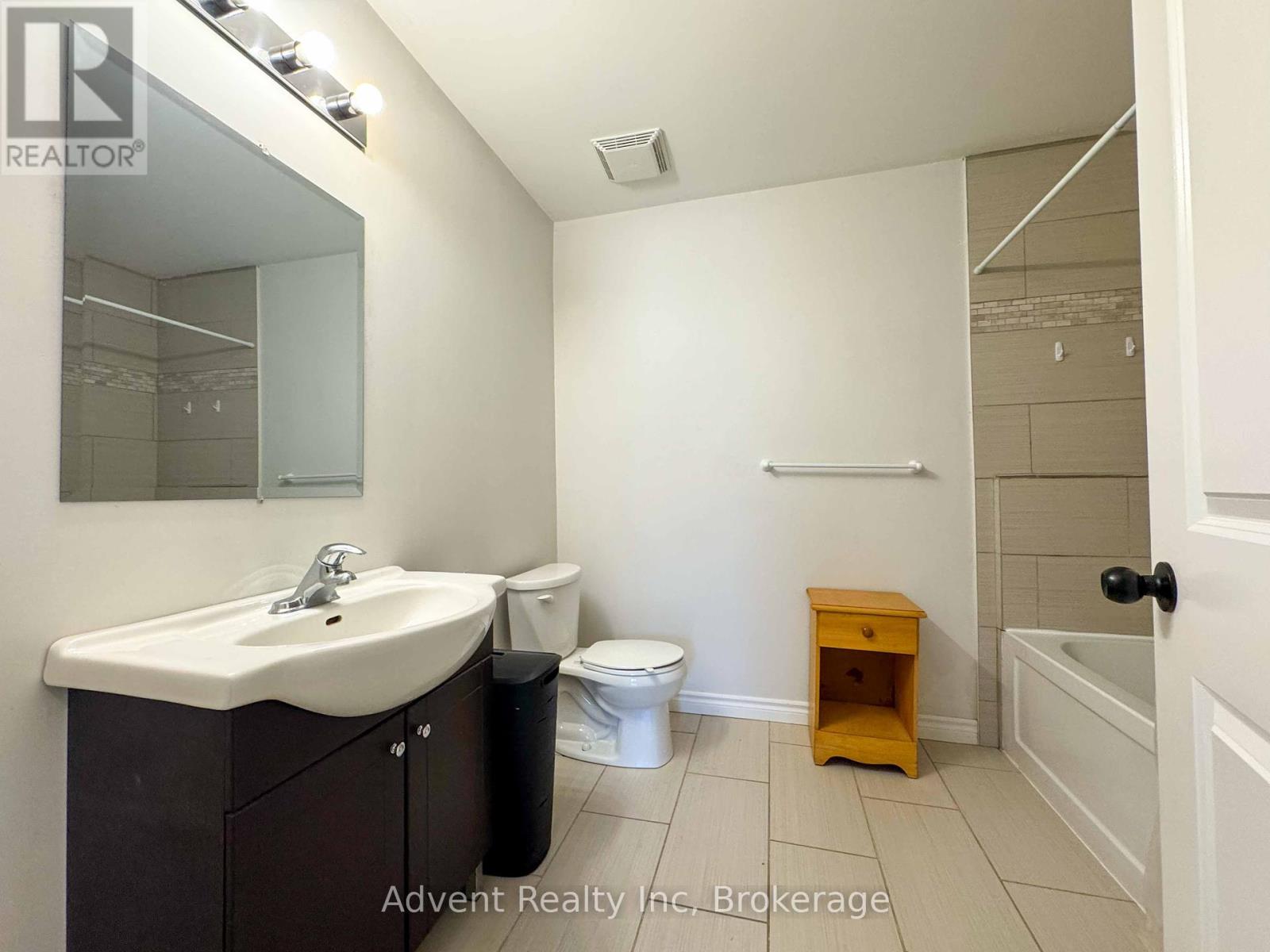 49 Brentwood Road, Essa (Angus), Ontario  L0M 1B2 - Photo 7 - N12465823