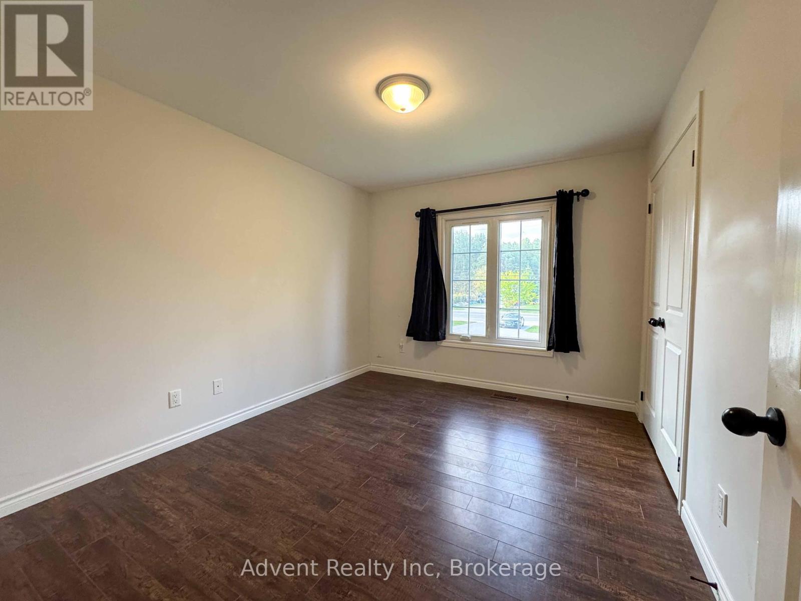 49 Brentwood Road, Essa (Angus), Ontario  L0M 1B2 - Photo 8 - N12465823