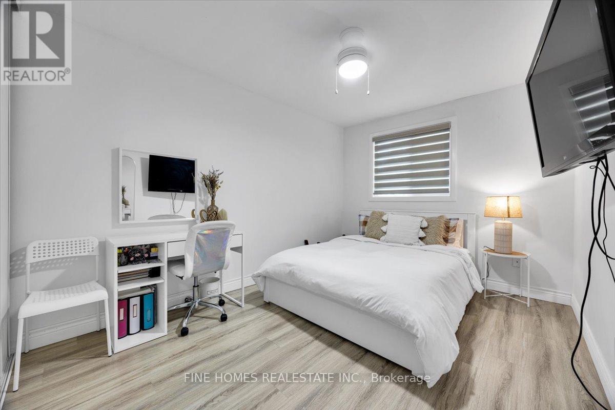 100 - 24 New Havens Way, Markham, Ontario  L3T 5G2 - Photo 16 - N12465835