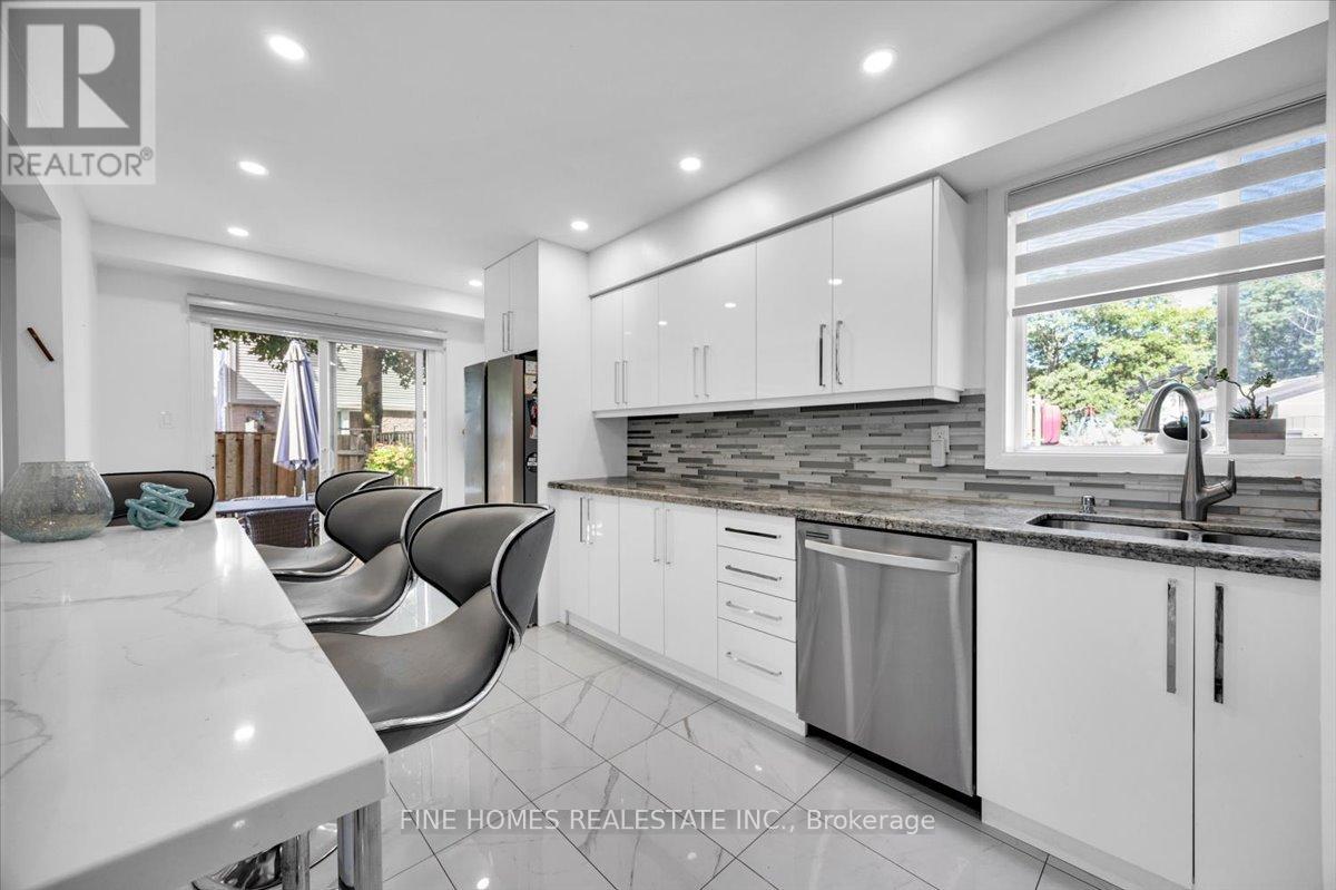 100 - 24 New Havens Way, Markham, Ontario  L3T 5G2 - Photo 4 - N12465835