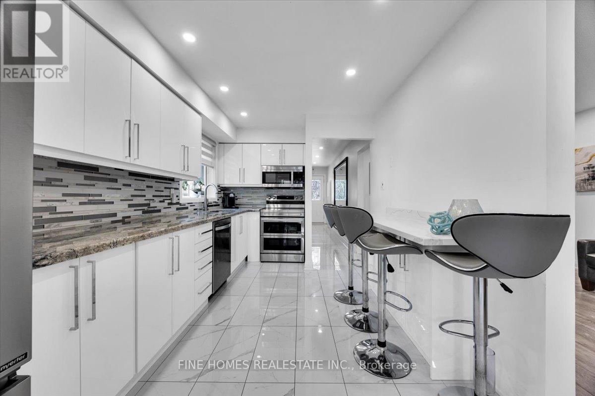100 - 24 New Havens Way, Markham, Ontario  L3T 5G2 - Photo 6 - N12465835