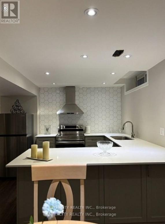 110 Lio Avenue, Vaughan, Ontario  L4H 2R9 - Photo 2 - N12465856