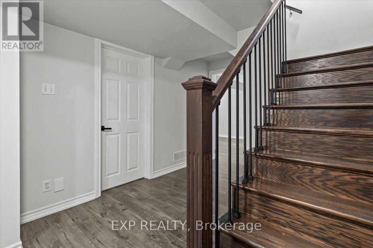 32 Michael Crescent, Barrie (East Bayfield), Ontario  L4M 6Y9 - Photo 9 - S12465798