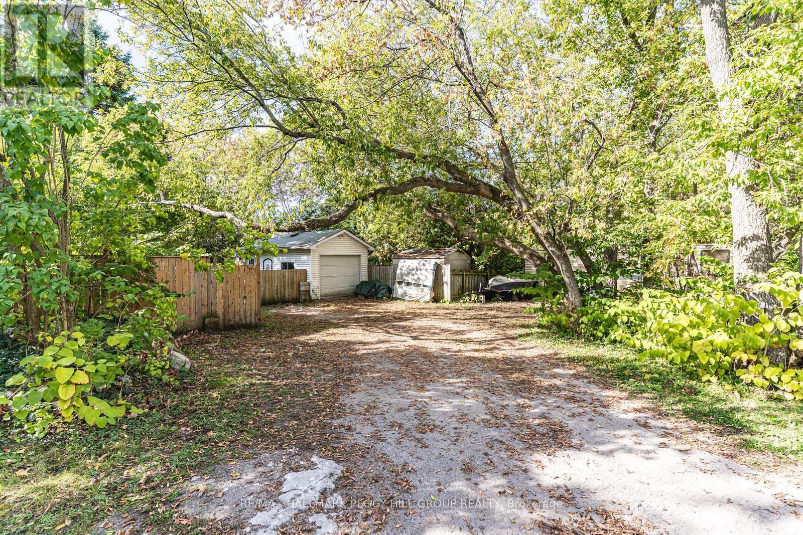66 Richard Street, Tay, Ontario  L0K 2A0 - Photo 18 - S12465840