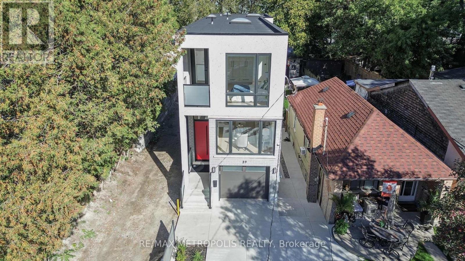 39 Kenworthy Avenue, Toronto, Ontario  M1L 3B1 - Photo 2 - E12451737