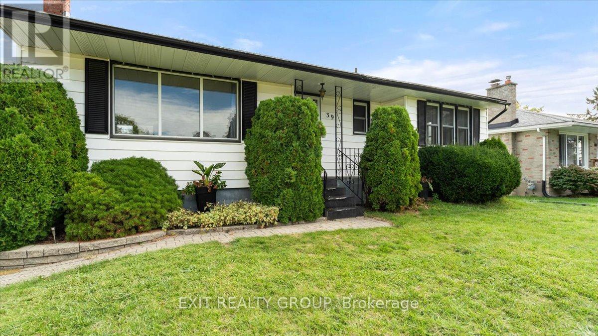 39 Second Avenue, Quinte West, Ontario  K8V 5M5 - Photo 2 - X12465902