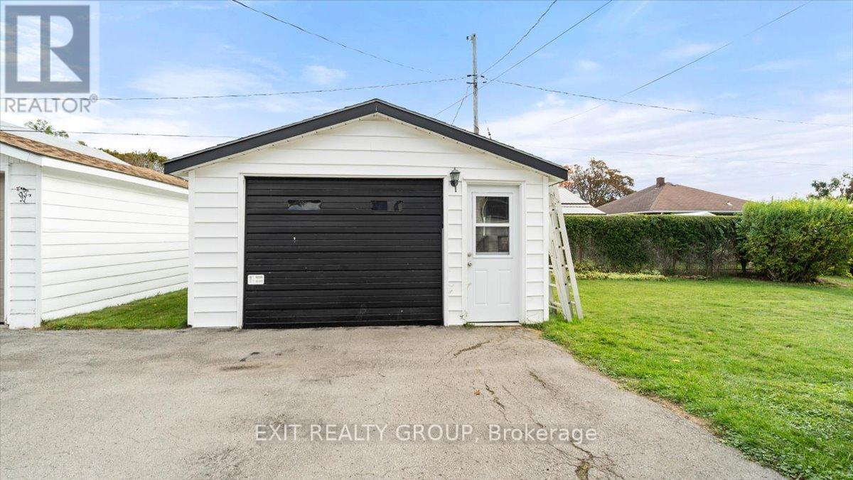 39 Second Avenue, Quinte West, Ontario  K8V 5M5 - Photo 37 - X12465902