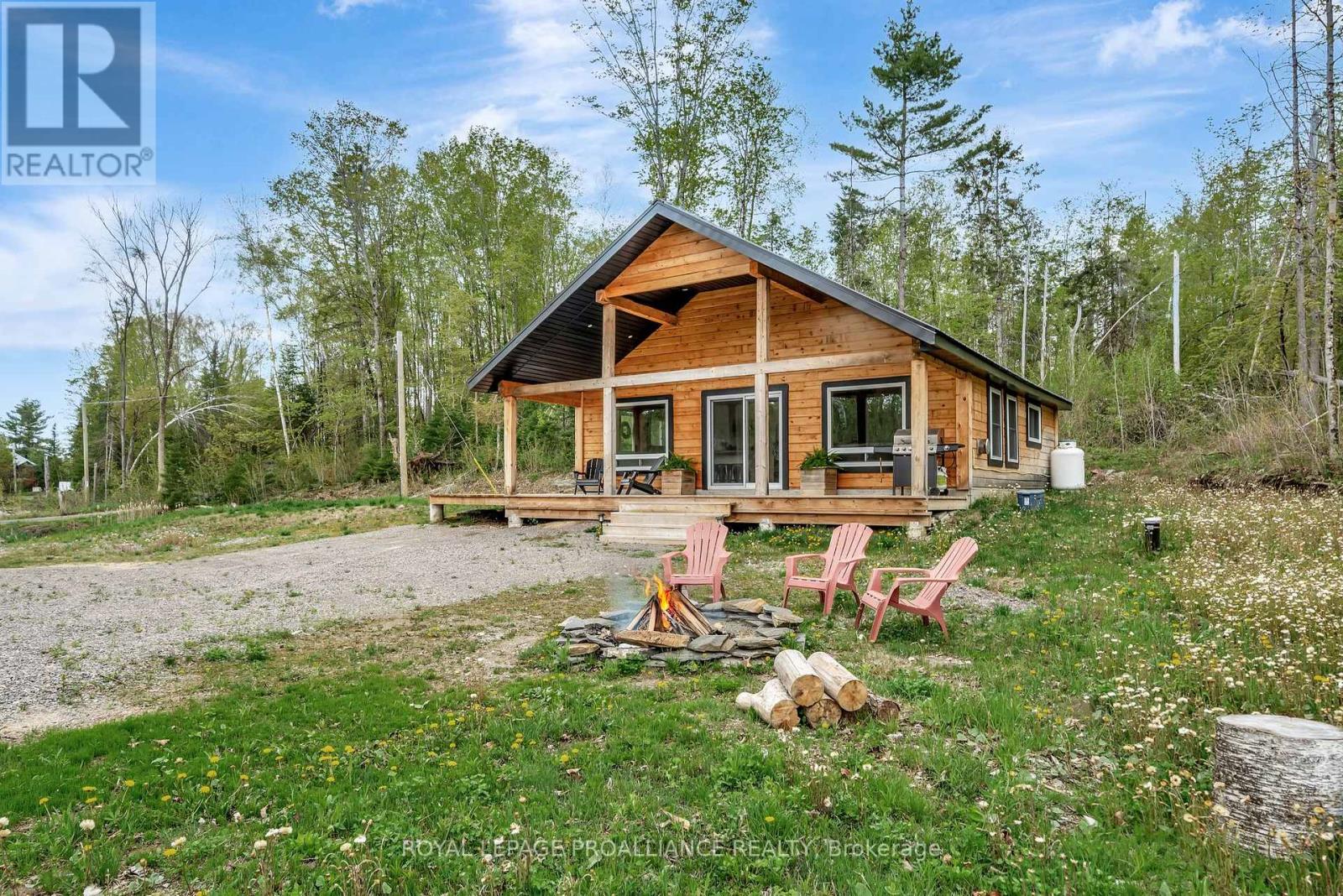 34 ELM LANE, Tudor and Cashel, Ontario