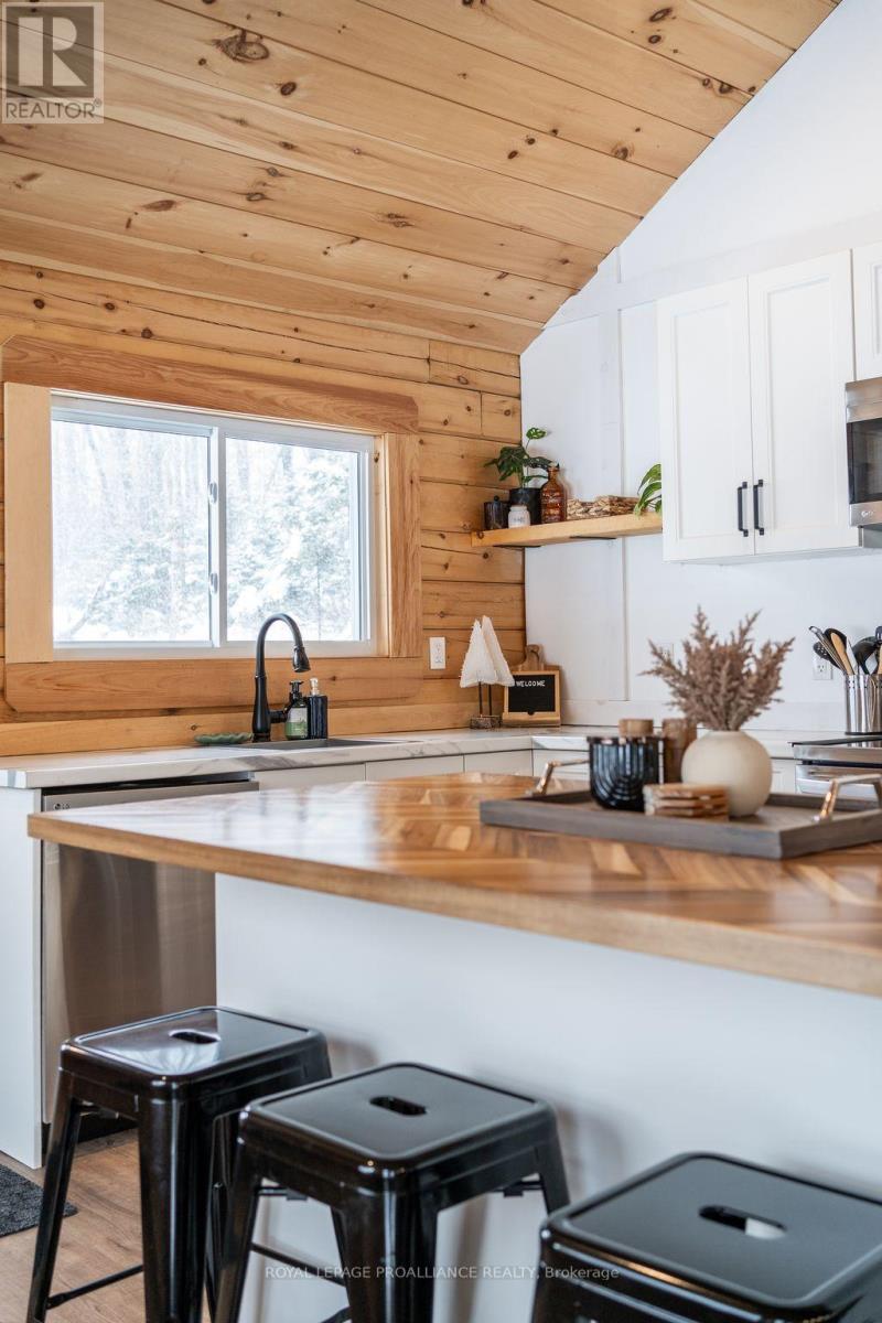 34 Elm Lane, Tudor And Cashel, Ontario  K0L 1W0 - Photo 12 - X12465965