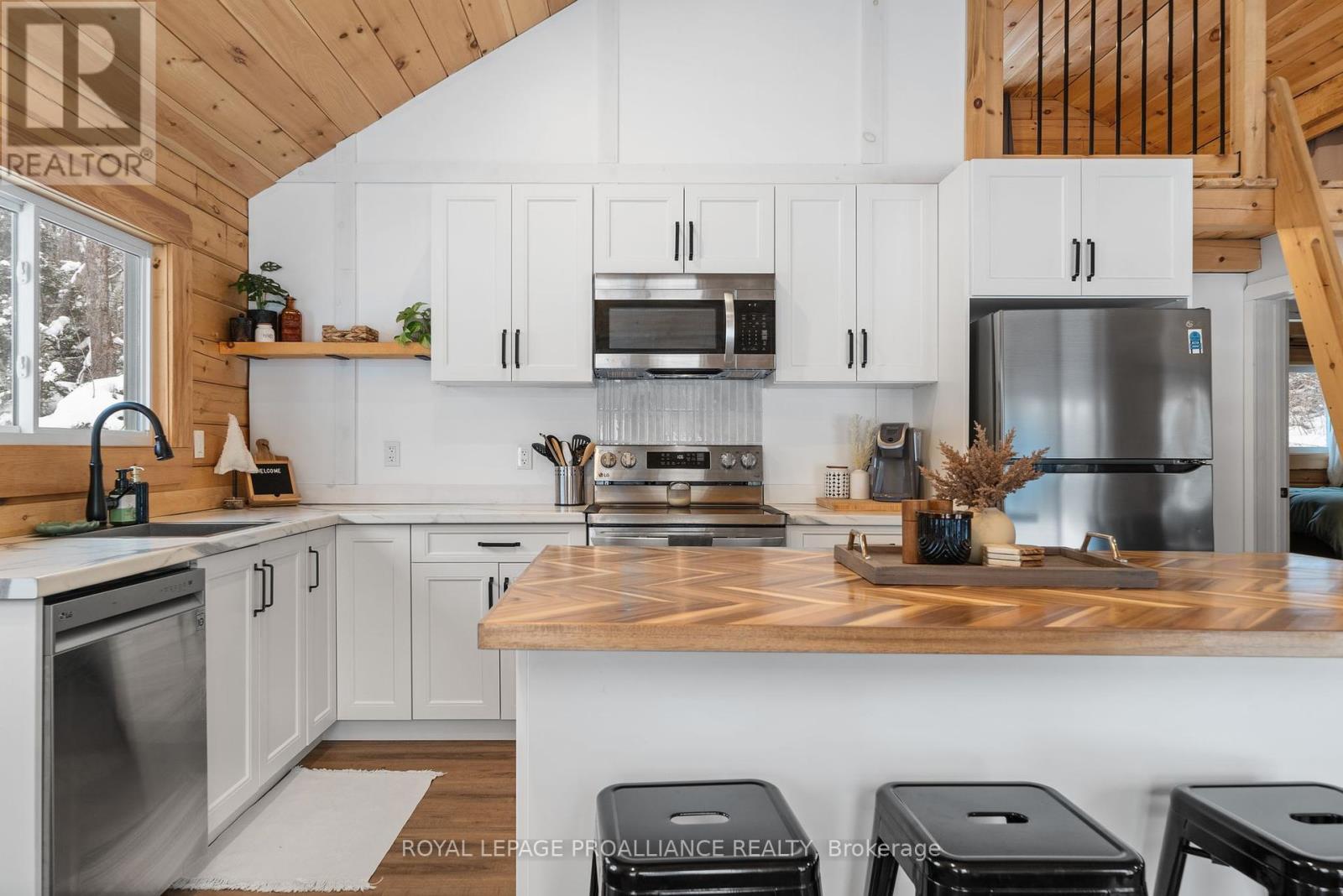 34 Elm Lane, Tudor And Cashel, Ontario  K0L 1W0 - Photo 8 - X12465965