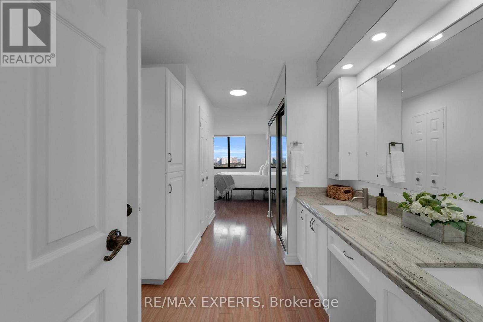 1811 - 2350 Bridletowne Circle, Toronto (L'amoreaux), Ontario  M1W 3E6 - Photo 16 - E12465656