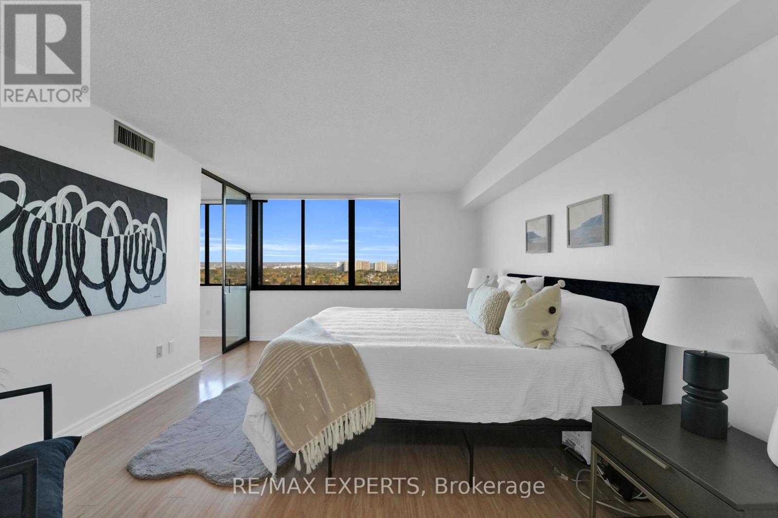 1811 - 2350 Bridletowne Circle, Toronto (L'amoreaux), Ontario  M1W 3E6 - Photo 14 - E12465656