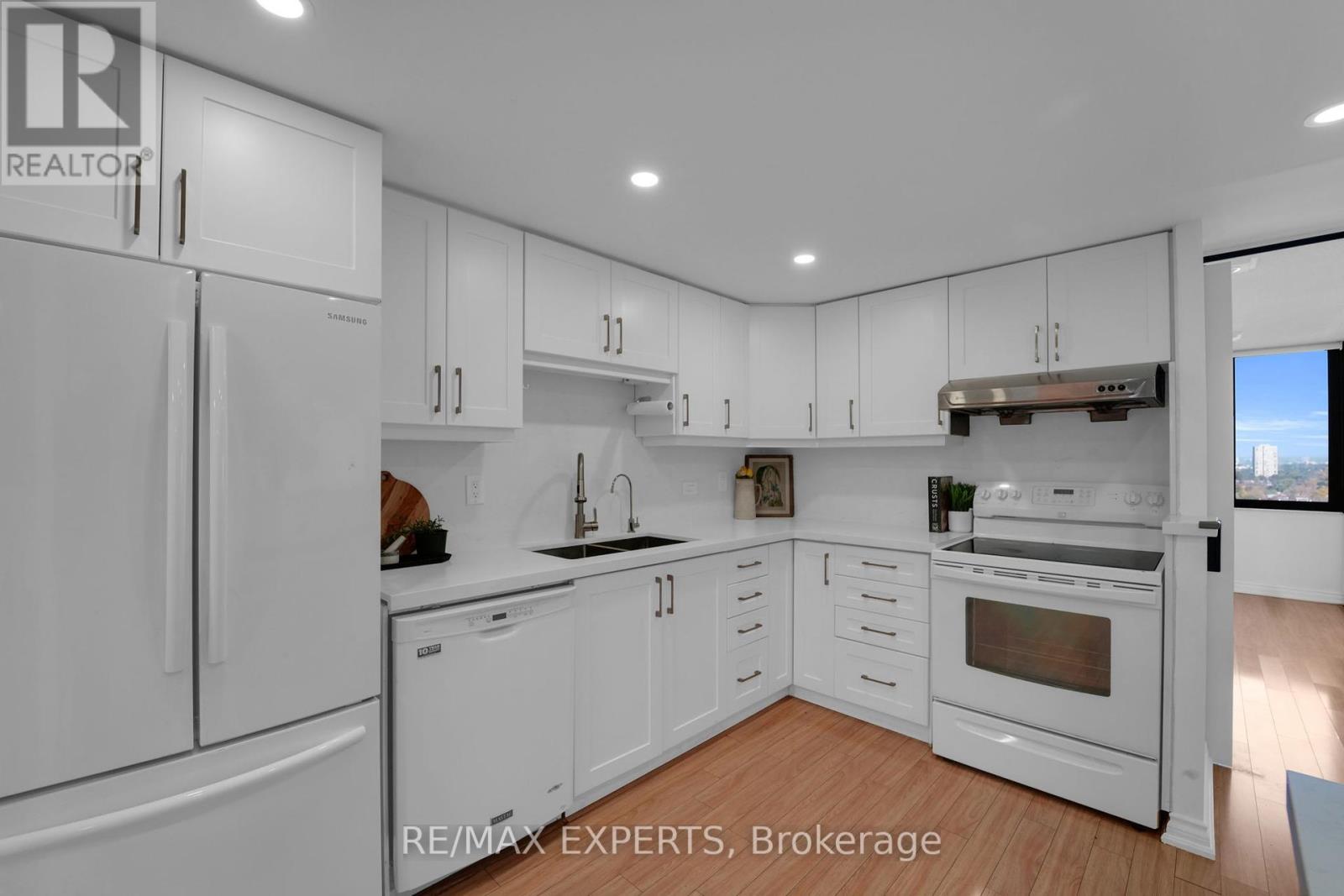 1811 - 2350 Bridletowne Circle, Toronto (L'amoreaux), Ontario  M1W 3E6 - Photo 6 - E12465656