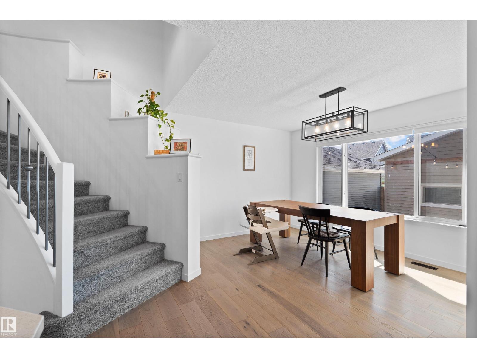 2208 82 St Sw, Edmonton, Alberta  T6X 2J6 - Photo 2 - E4462308
