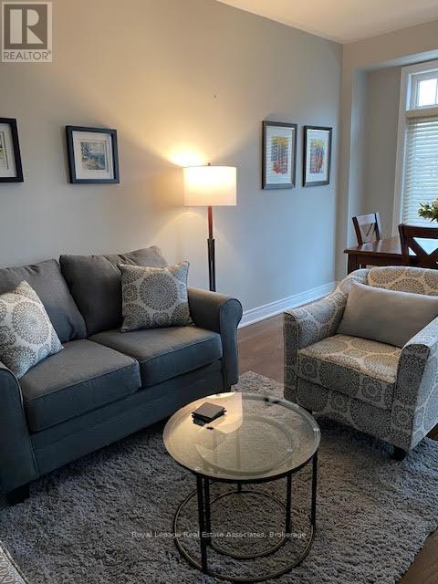 2022 Lakeshore Road W, Mississauga, Ontario  L5J 1J8 - Photo 10 - W12412403