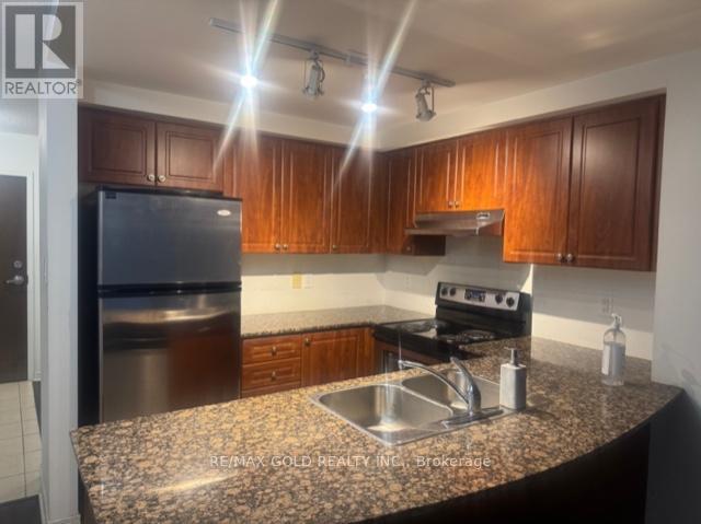 707 - 9 George Street N, Brampton, Ontario  L6X 0T6 - Photo 2 - W12413086