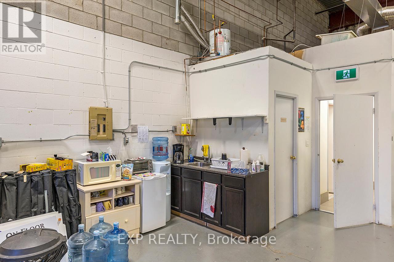 17 - 5775 Atlantic Drive, Mississauga, Ontario  L4W 4P3 - Photo 17 - W12463954