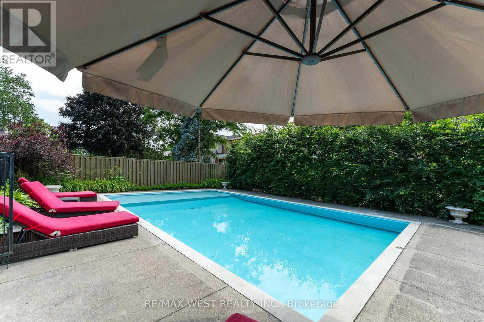 92 Warwood Road, Toronto, Ontario  M9B 5B7 - Photo 31 - W12465804