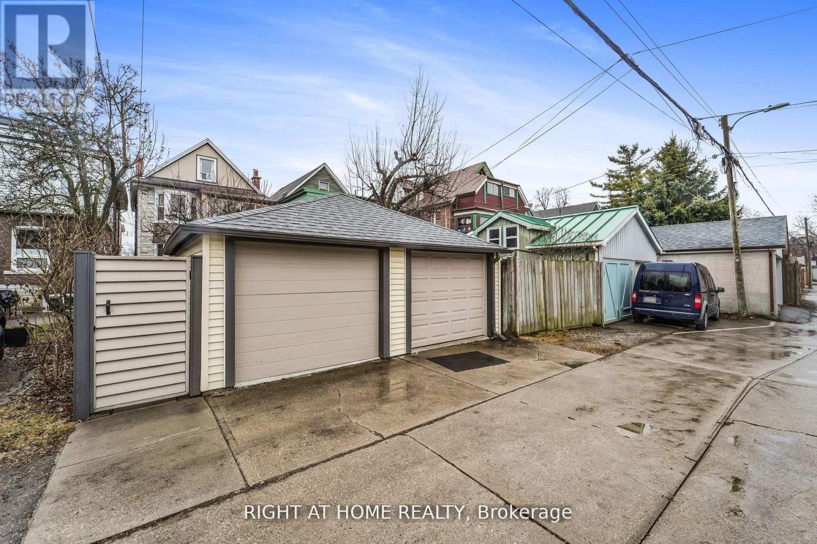 152 Wright Avenue, Toronto (Roncesvalles), Ontario  M6R 1L2 - Photo 38 - W12465808