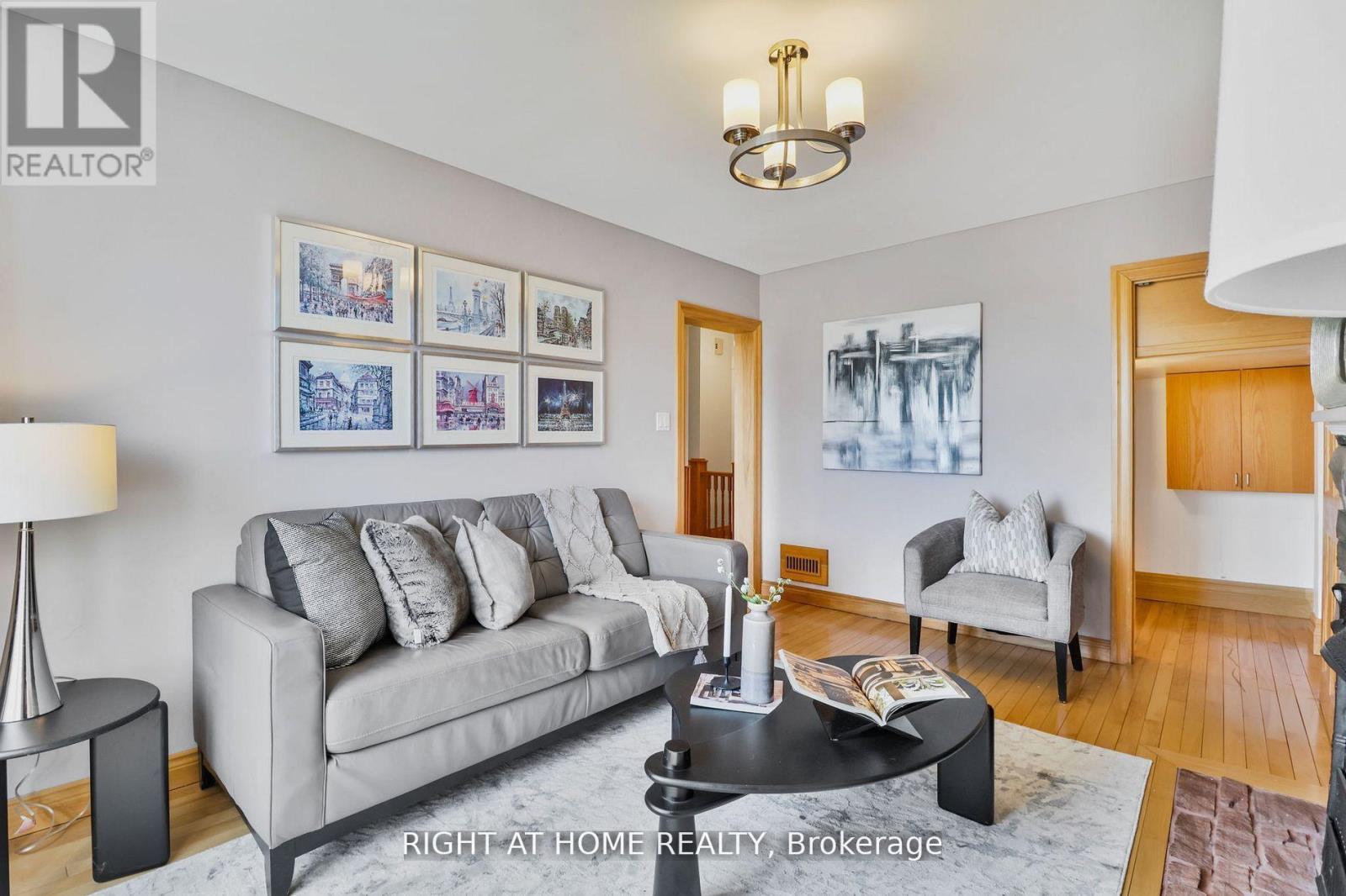 152 Wright Avenue, Toronto (Roncesvalles), Ontario  M6R 1L2 - Photo 7 - W12465808
