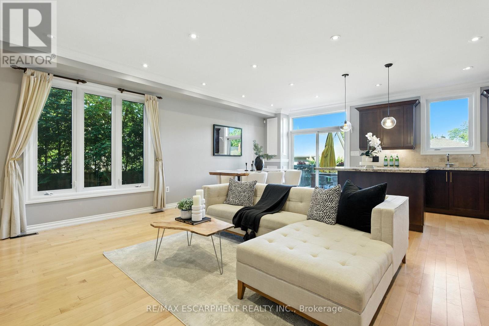 219 Delta Street, Toronto, Ontario  M8W 4E7 - Photo 10 - W12465814