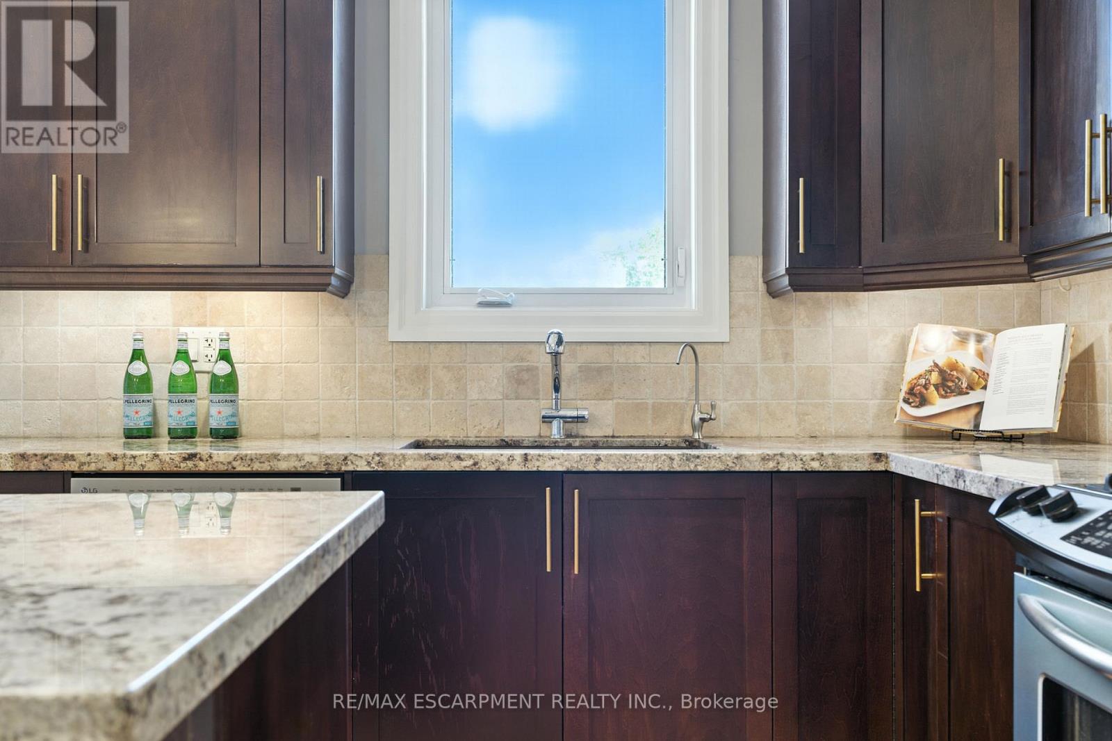219 Delta Street, Toronto, Ontario  M8W 4E7 - Photo 15 - W12465814
