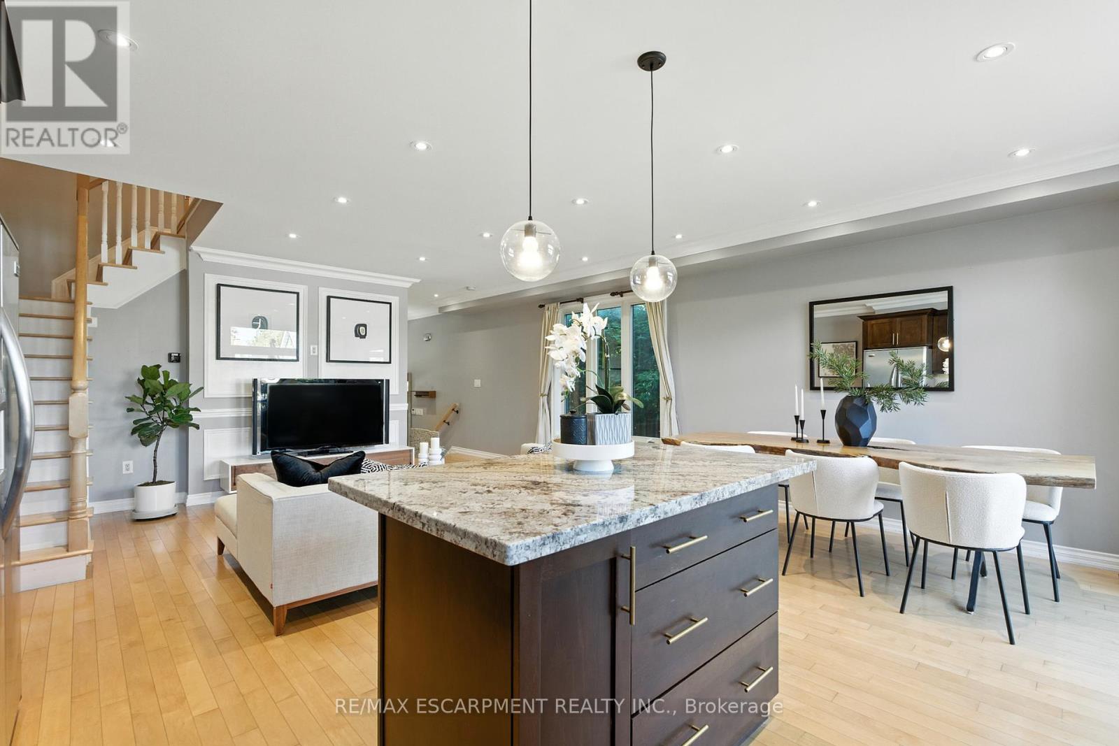 219 Delta Street, Toronto, Ontario  M8W 4E7 - Photo 16 - W12465814